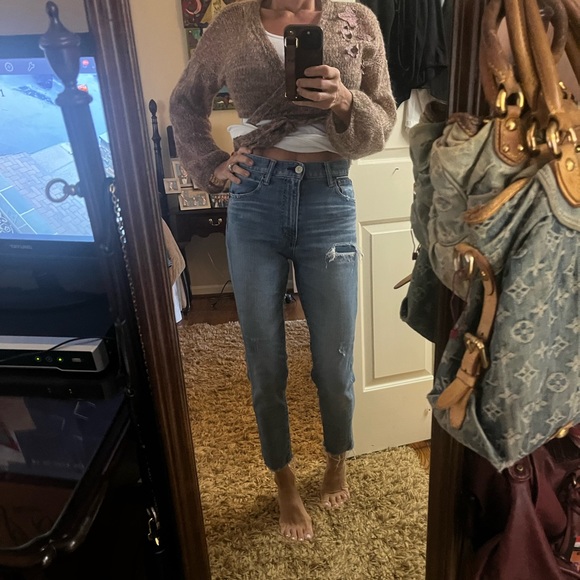 MOUSSY VINTAGE "Hammond" jeans in light wash distressed denim . - Picture 7 of 12